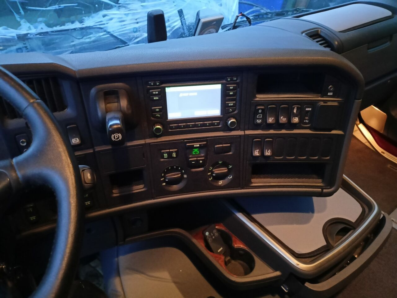 Truk dengan terpal samping Scania R450 Transport okien: gambar 15 Truk dengan terpal samping Scania R450 Transport okien: gambar 15