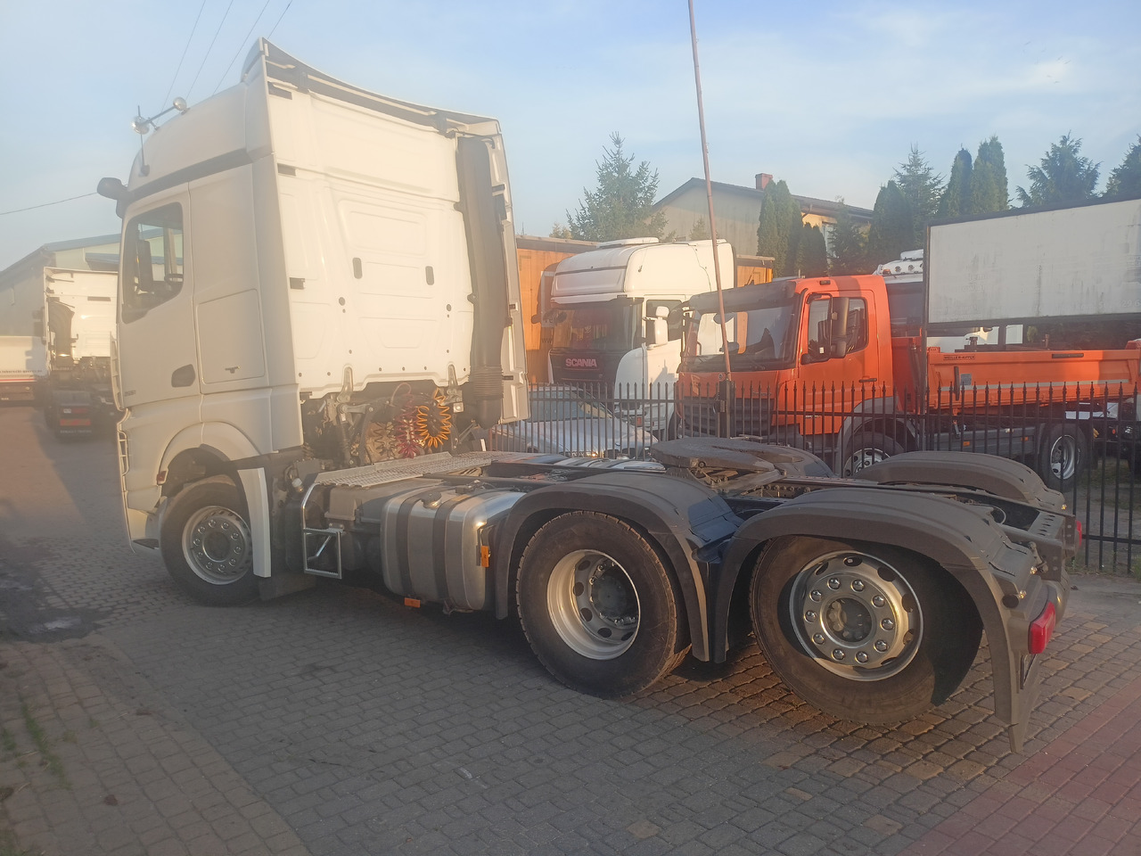 Mercedes-Benz Actros 2551 - Tractor head: gambar 5 Mercedes-Benz Actros 2551 - Tractor head: gambar 5