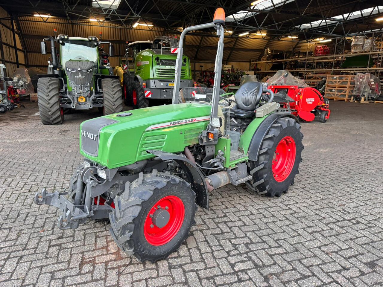 FENDT 209V - Traktor: gambar 1 FENDT 209V - Traktor: gambar 1