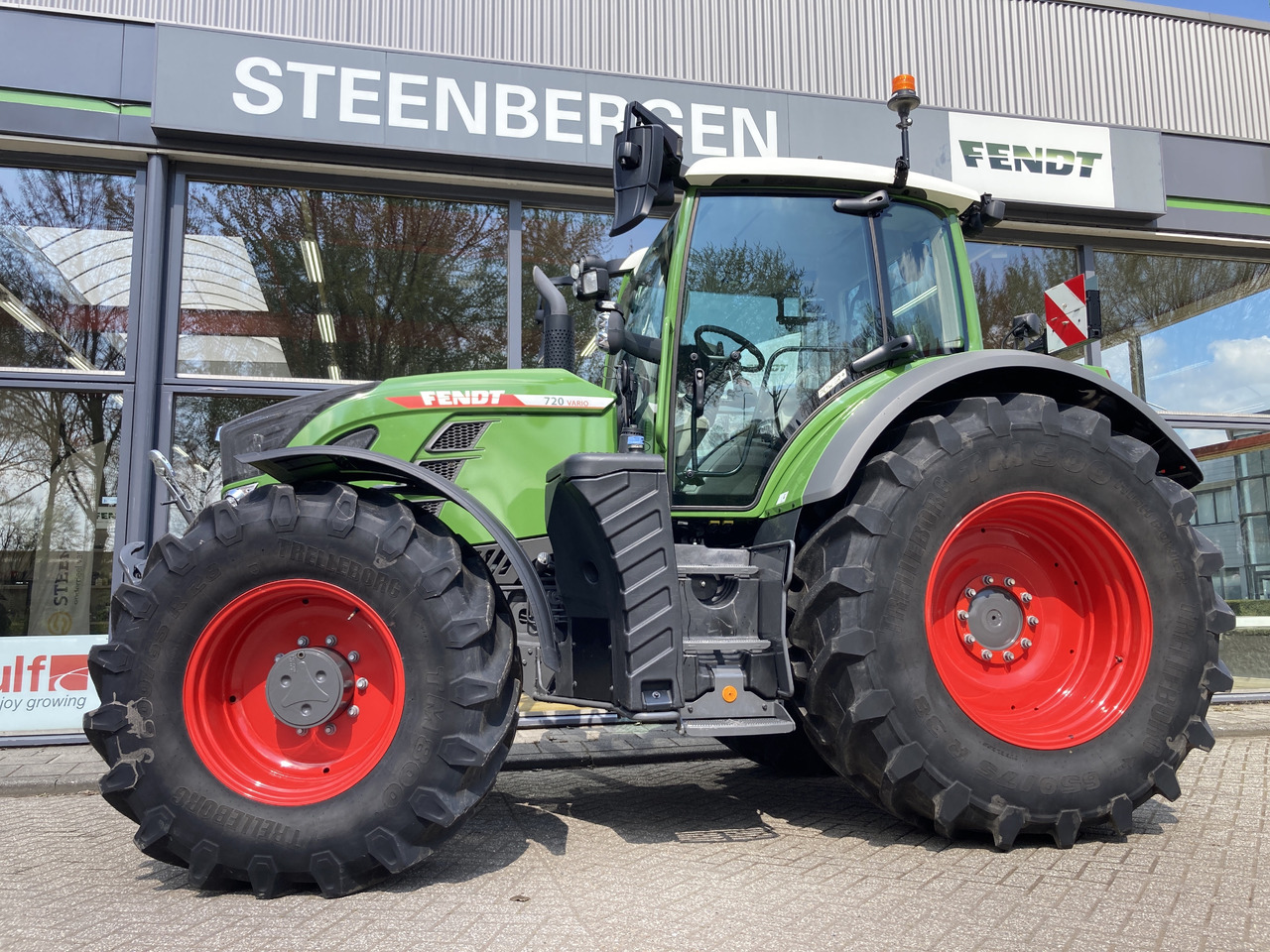 FENDT 720 Vario Gen6 PowerPlus setting 1 - Traktor: gambar 3 FENDT 720 Vario Gen6 PowerPlus setting 1 - Traktor: gambar 3