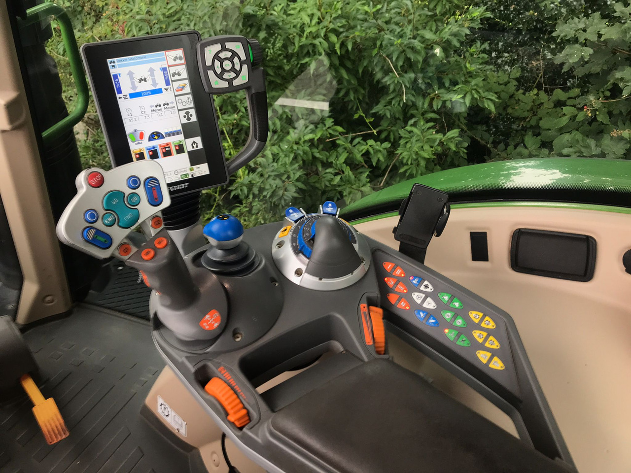 Traktor FENDT 720 Vario S4 PowerPlus: gambar 26