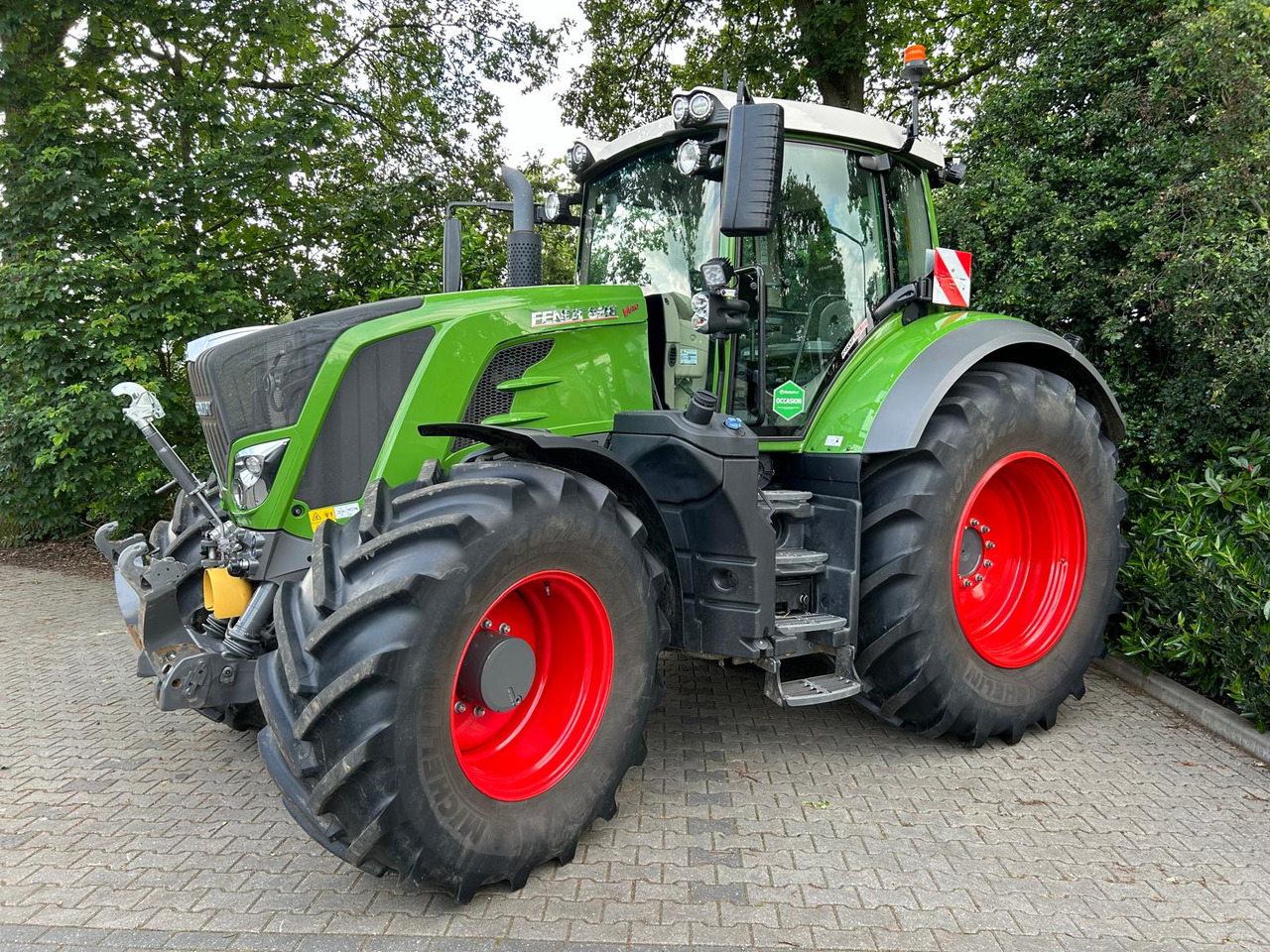 FENDT 828 Vario S4 ProfiPlus - Traktor: gambar 1 FENDT 828 Vario S4 ProfiPlus - Traktor: gambar 1