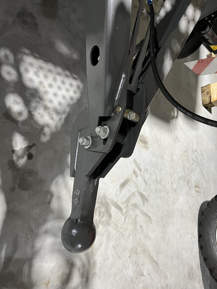 FENDT Rotana 130F Combi MY24 - Pembungkus bale: gambar 5 FENDT Rotana 130F Combi MY24 - Pembungkus bale: gambar 5