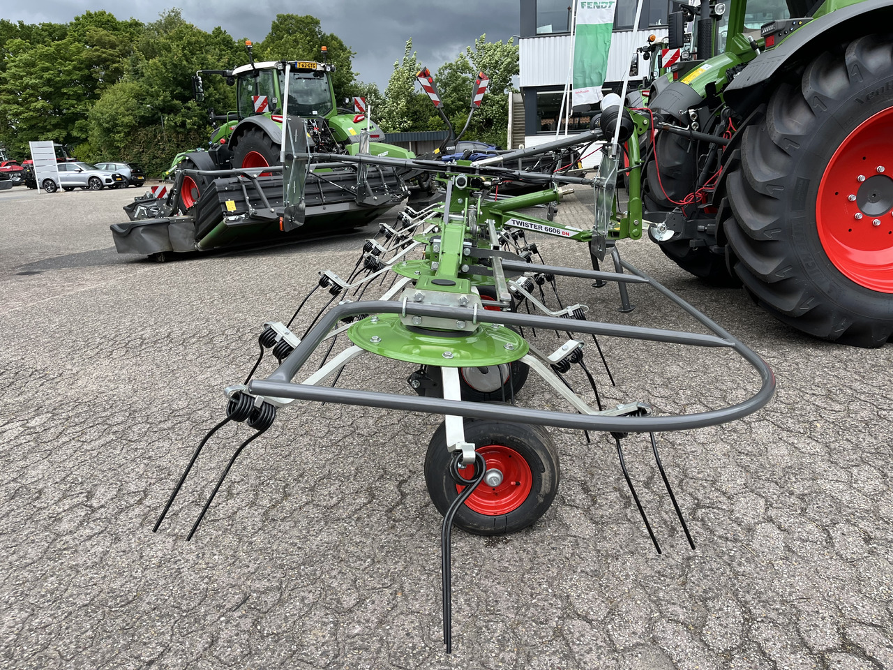 FENDT Twister 6606DN - Tedder/ Menyapu: gambar 3 FENDT Twister 6606DN - Tedder/ Menyapu: gambar 3