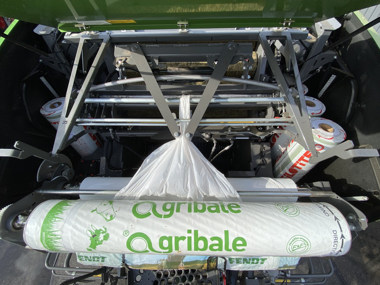 Pembungkus bale Fendt Rotana 130F: gambar 17