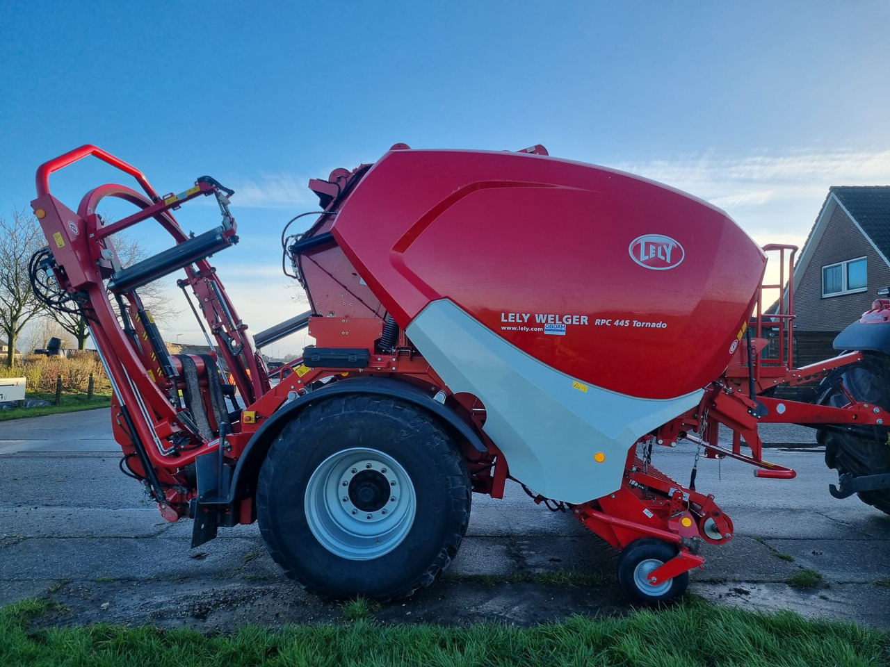 Lely Welger RPC160V - Pembungkus bale: gambar 1 Lely Welger RPC160V - Pembungkus bale: gambar 1