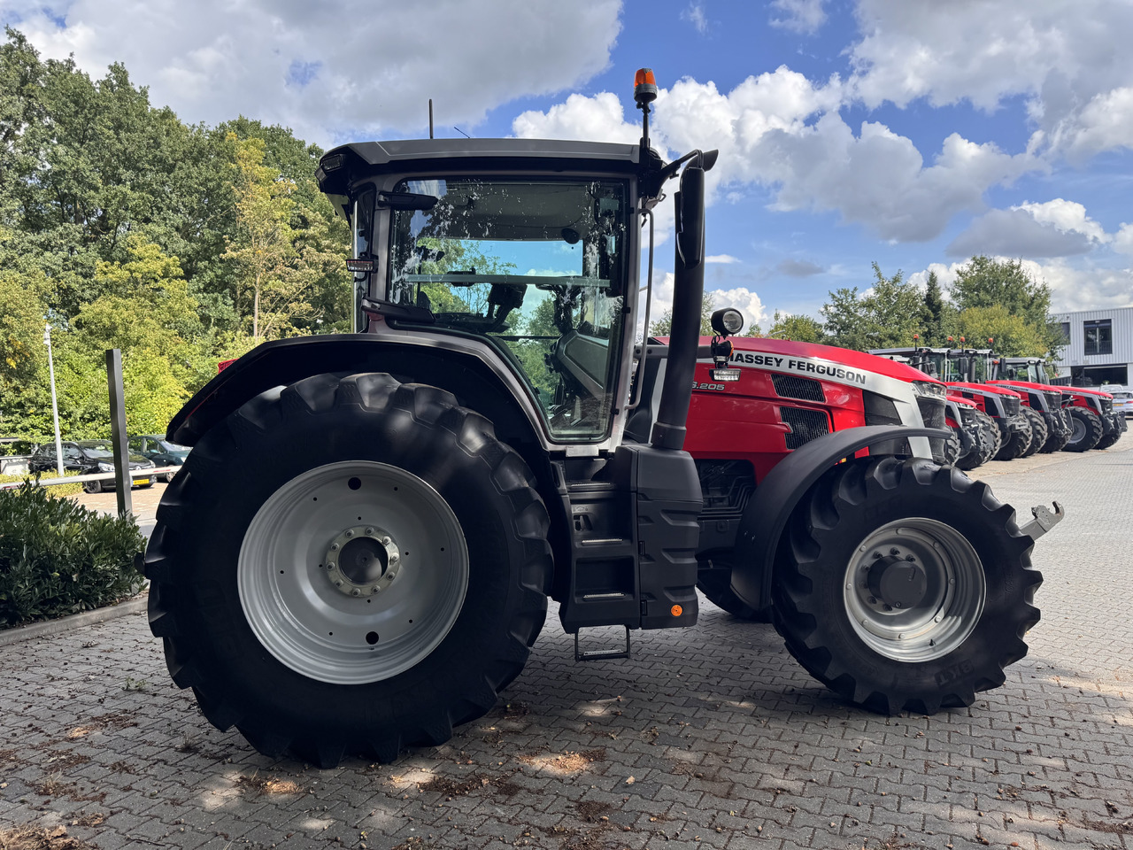 MASSEY FERGUSON 8s.205 Dyna7 Exclusive - Traktor: gambar 5 MASSEY FERGUSON 8s.205 Dyna7 Exclusive - Traktor: gambar 5