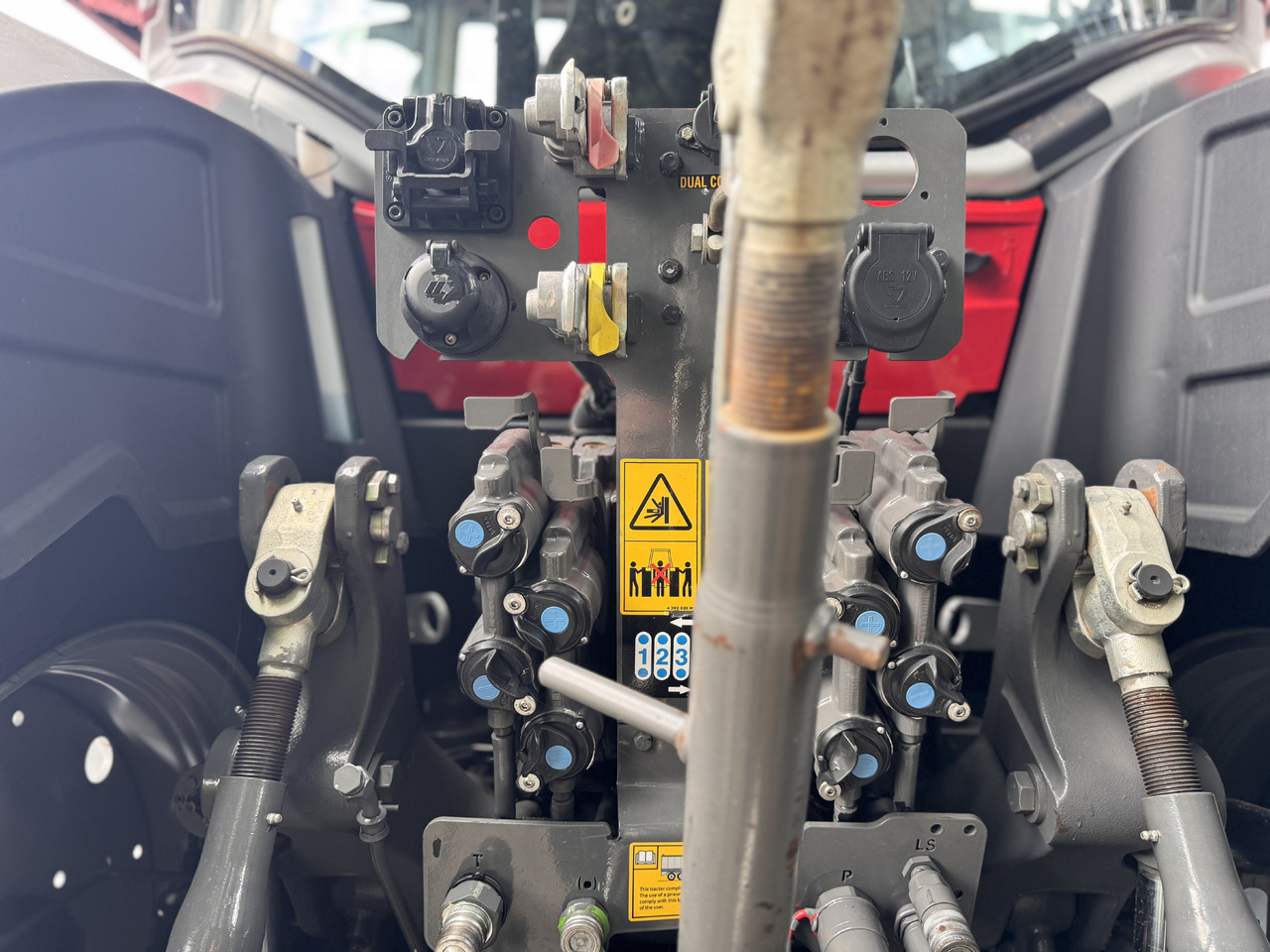 Traktor MASSEY FERGUSON 8s.205 Dyna7 Exclusive: gambar 19