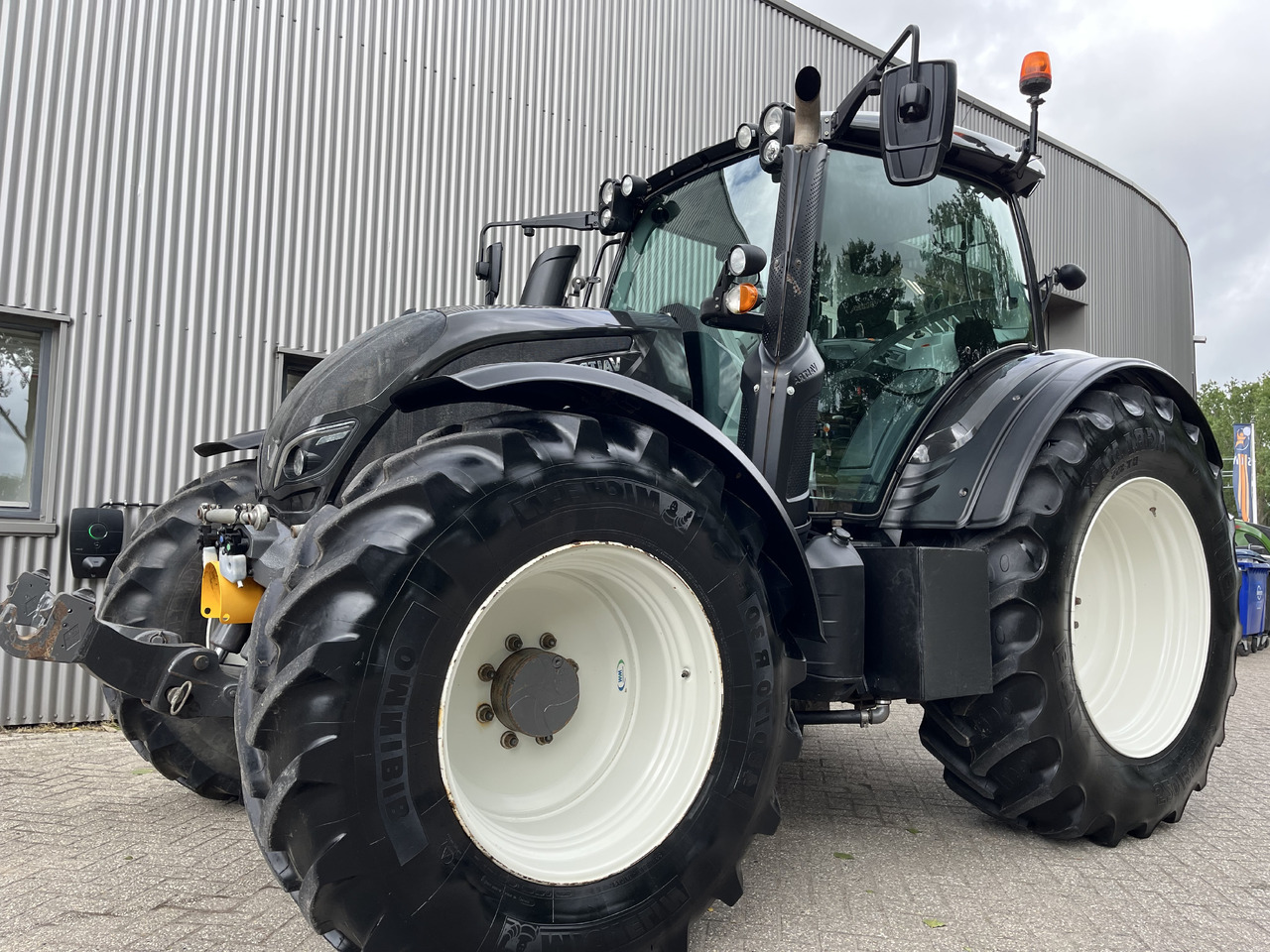 VALTRA N174 Active - Traktor: gambar 1 VALTRA N174 Active - Traktor: gambar 1