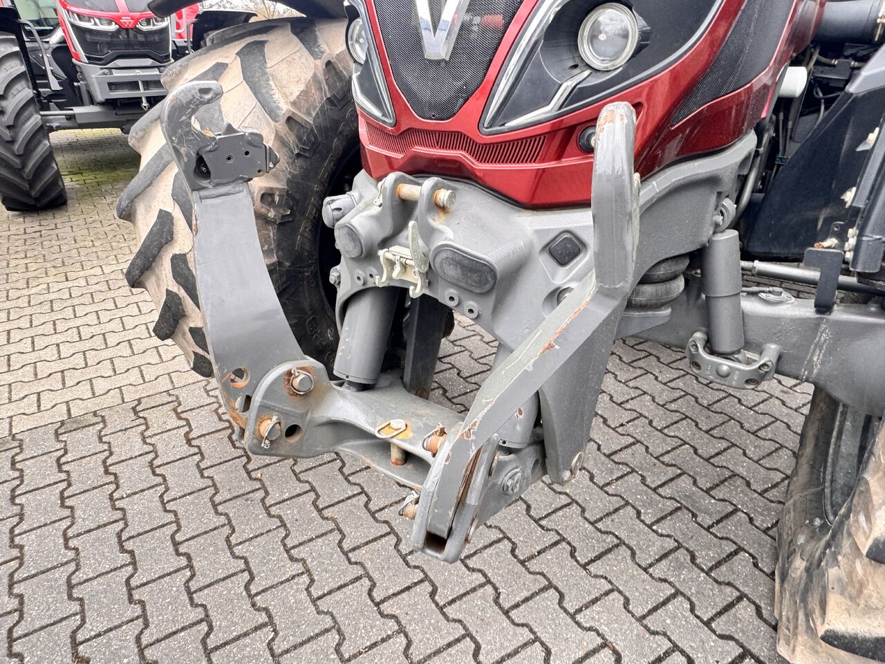 VALTRA T174 ACTIVE - Traktor: gambar 4 VALTRA T174 ACTIVE - Traktor: gambar 4