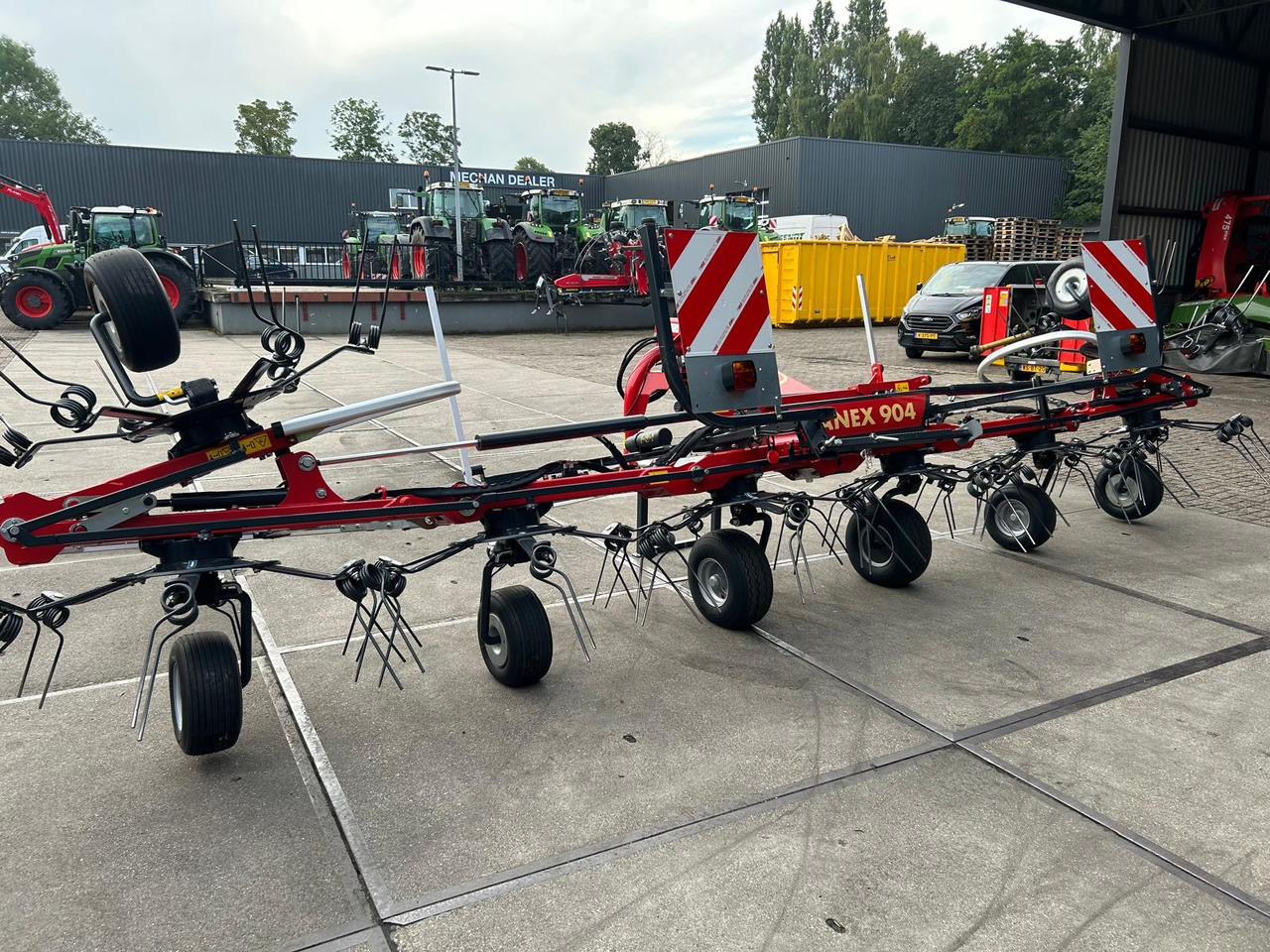 Vicon Fanex 904 - Tedder/ Menyapu: gambar 1 Vicon Fanex 904 - Tedder/ Menyapu: gambar 1