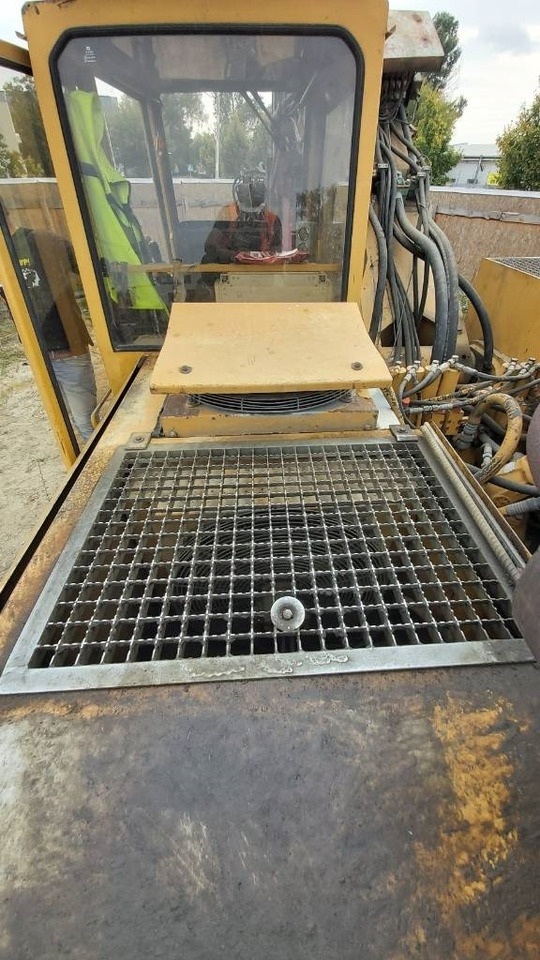 Sopir tumpukan ABI MULLER MS-M12000T SENNEBOGEN SR28T bauer bg rg rtg: gambar 9 Sopir tumpukan ABI MULLER MS-M12000T SENNEBOGEN SR28T bauer bg rg rtg: gambar 9