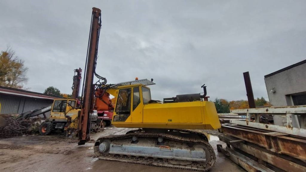 Sopir tumpukan ABI MULLER MS-M12000T SENNEBOGEN SR28T bauer bg rg rtg: gambar 14 Sopir tumpukan ABI MULLER MS-M12000T SENNEBOGEN SR28T bauer bg rg rtg: gambar 14