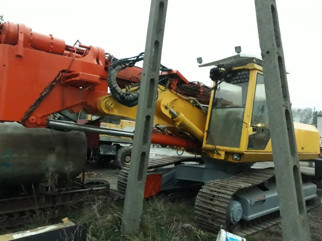 Sopir tumpukan ABI MULLER MS-M12000T SENNEBOGEN SR28T bauer bg rg rtg: gambar 22 Sopir tumpukan ABI MULLER MS-M12000T SENNEBOGEN SR28T bauer bg rg rtg: gambar 22