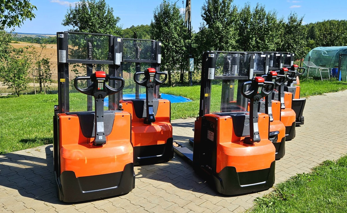 Toyota SWE 200D - Penumpuk: gambar 2 Toyota SWE 200D - Penumpuk: gambar 2