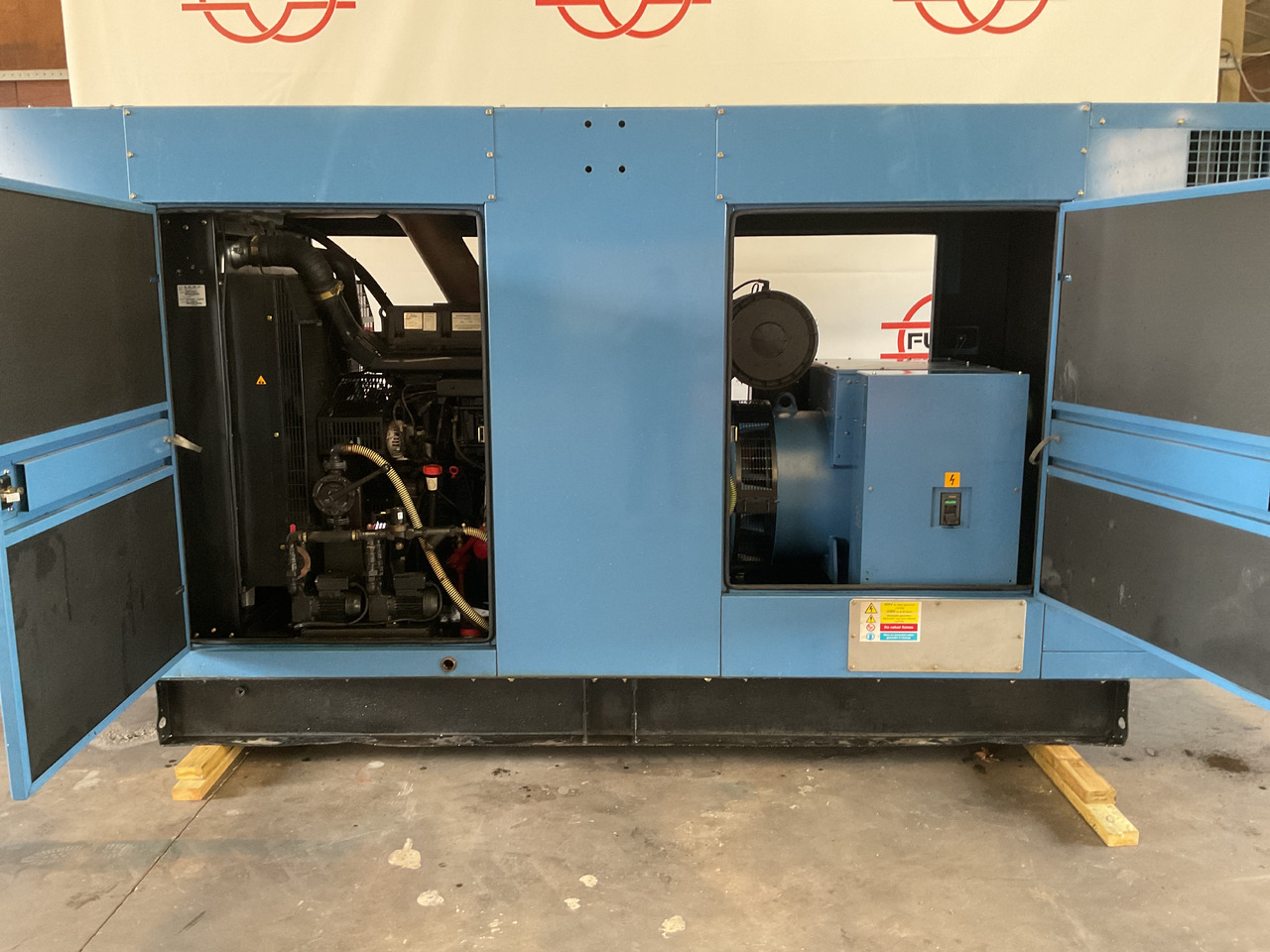 Volvo 500KVA, Generatorset. Like brand new. 98 Running hours since new! - Genset: gambar 1 Volvo 500KVA, Generatorset. Like brand new. 98 Running hours since new! - Genset: gambar 1