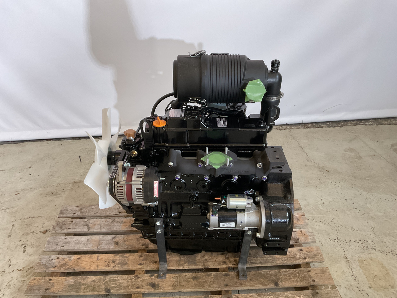 Yanmar 4TNV88 - Mesin: gambar 2 Yanmar 4TNV88 - Mesin: gambar 2