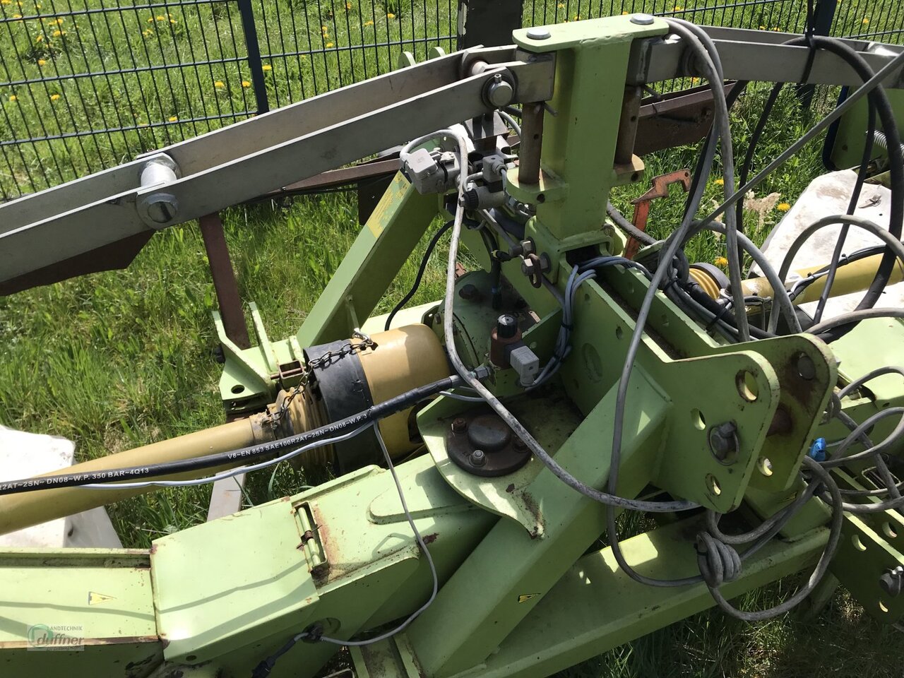 CLAAS Disco 8550 C - Mesin pemotong padang rumput: gambar 5 CLAAS Disco 8550 C - Mesin pemotong padang rumput: gambar 5