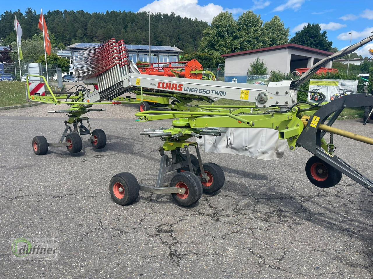 CLAAS Liner 650 Twin - Tedder/ Menyapu: gambar 1 CLAAS Liner 650 Twin - Tedder/ Menyapu: gambar 1