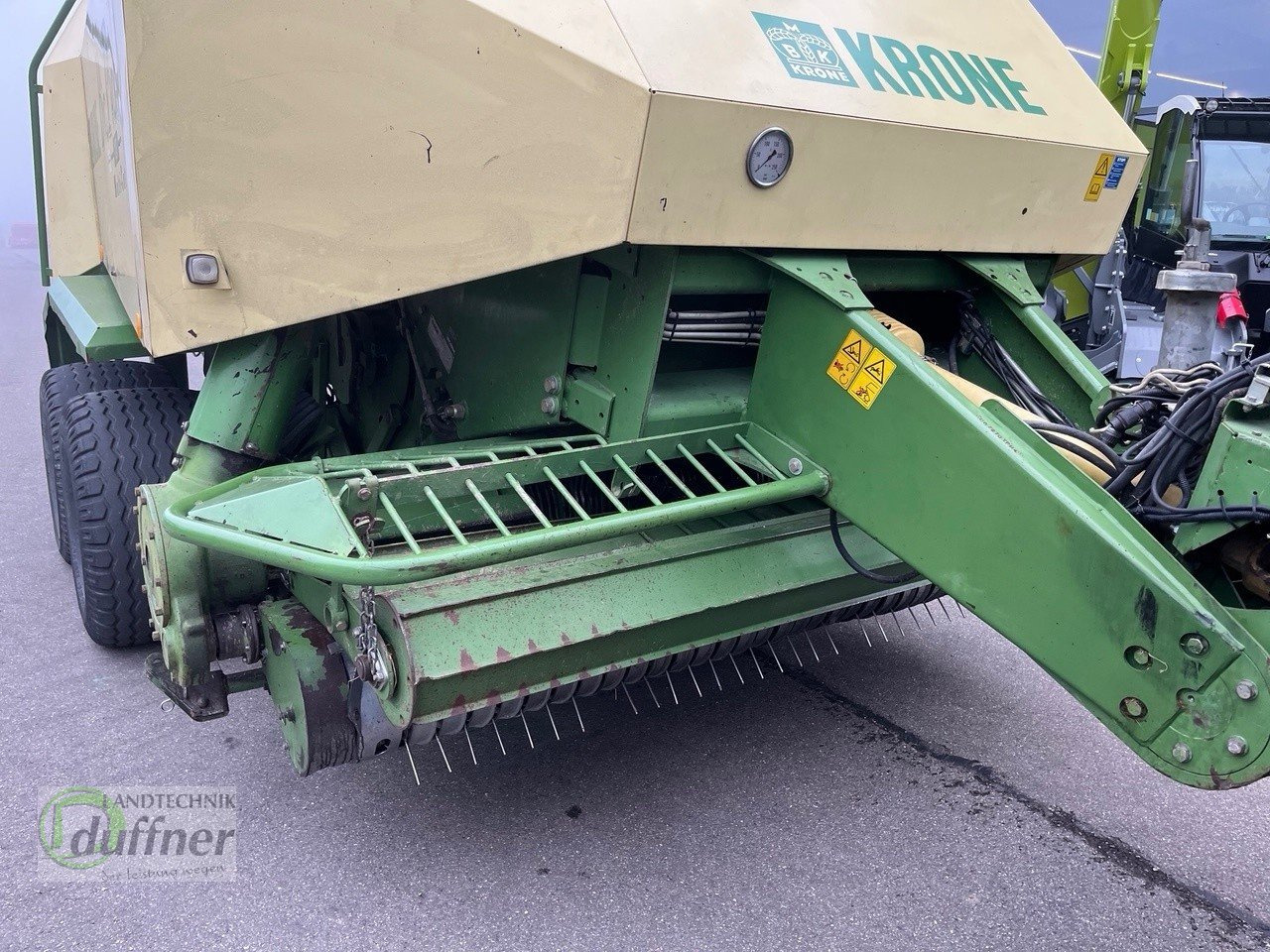 Krone Big Pack 127 - Baler persegi: gambar 4 Krone Big Pack 127 - Baler persegi: gambar 4