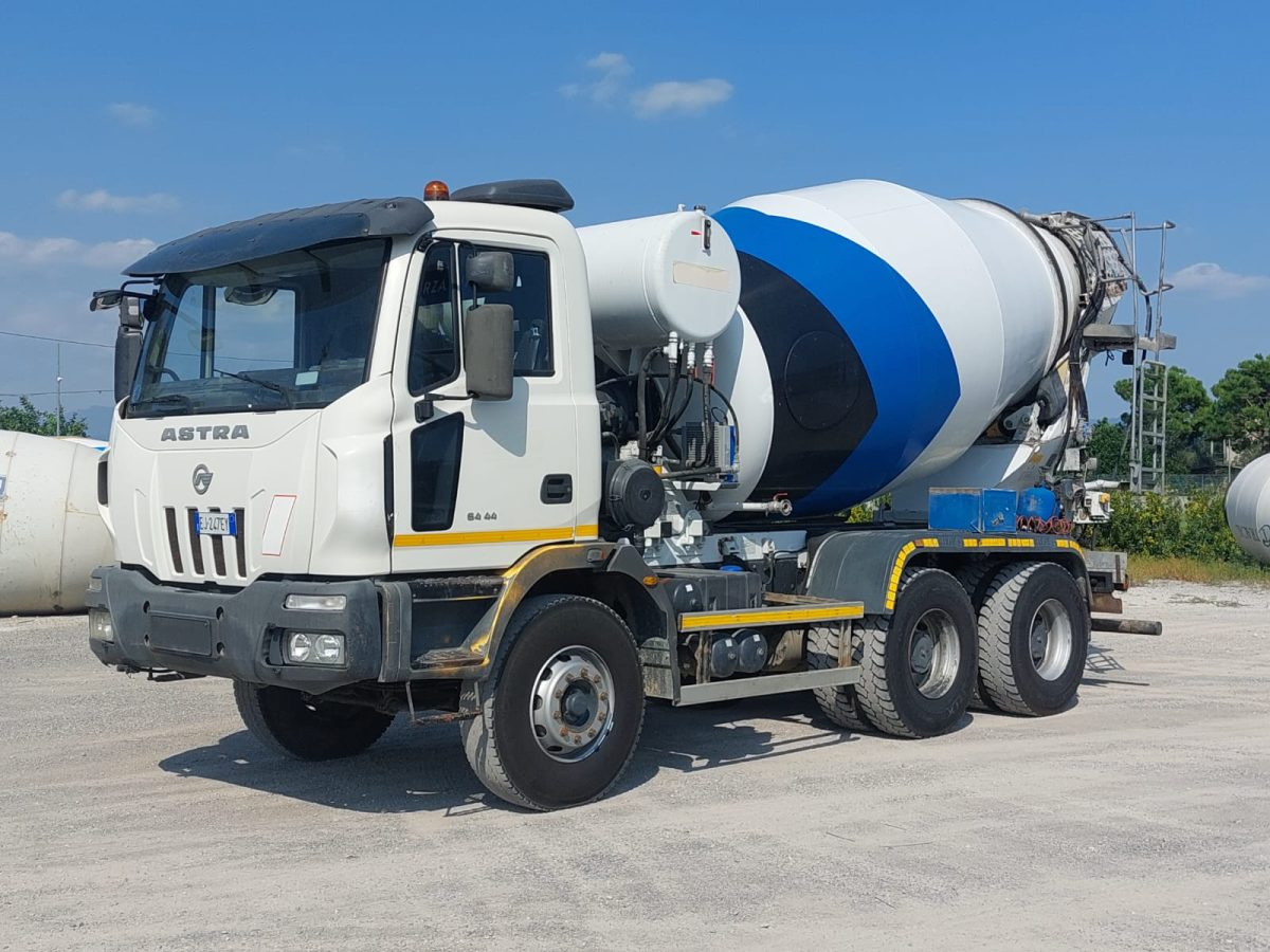 ASTRA HD8 6444 CIFA RY1100 - Truk pengaduk beton: gambar 4 ASTRA HD8 6444 CIFA RY1100 - Truk pengaduk beton: gambar 4