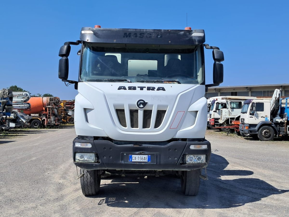 ASTRA HD9 8450 CIFA RY1300 - Truk pengaduk beton: gambar 1 ASTRA HD9 8450 CIFA RY1300 - Truk pengaduk beton: gambar 1