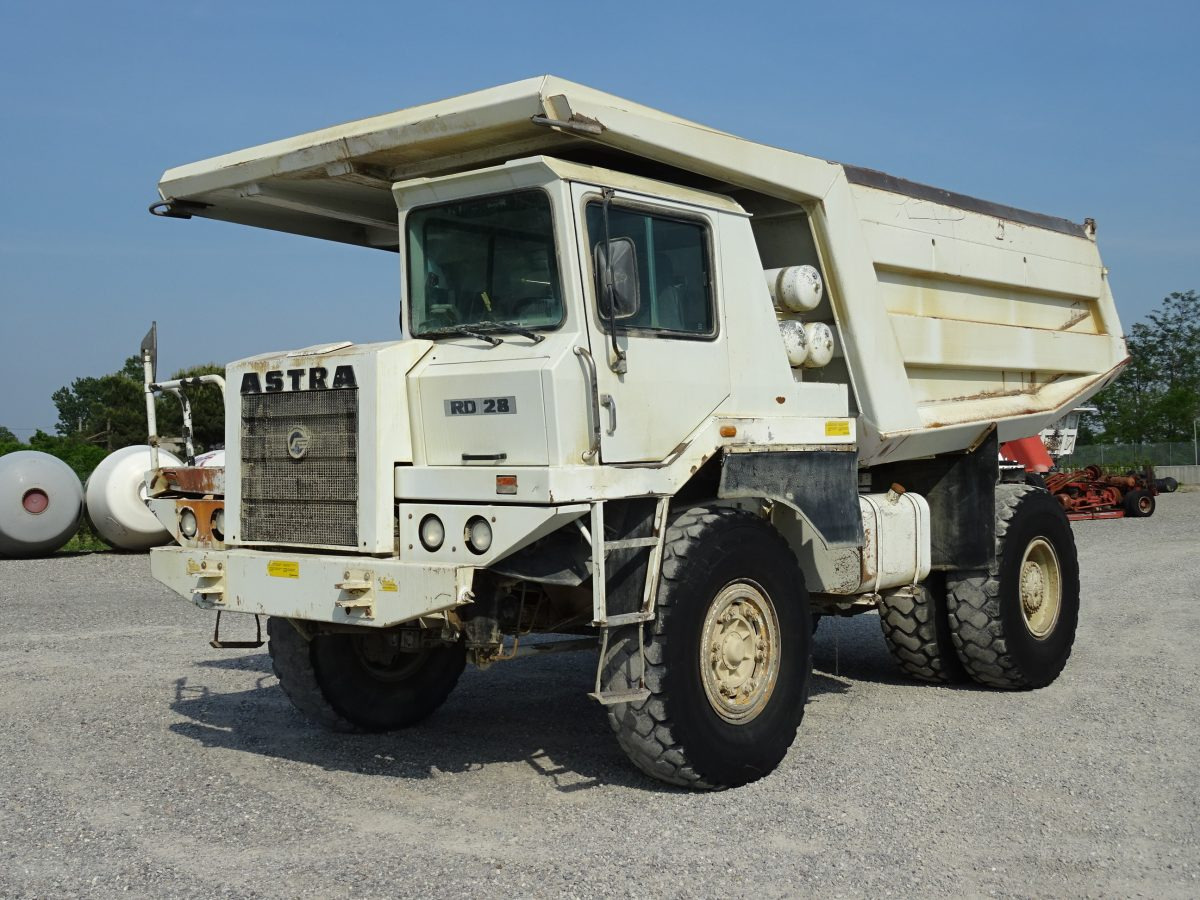 ASTRA RD 28 - Truk batu/ Dumper iebes: gambar 1 ASTRA RD 28 - Truk batu/ Dumper iebes: gambar 1