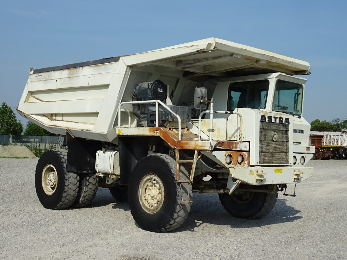 ASTRA RD 28 - Truk batu/ Dumper iebes: gambar 3 ASTRA RD 28 - Truk batu/ Dumper iebes: gambar 3