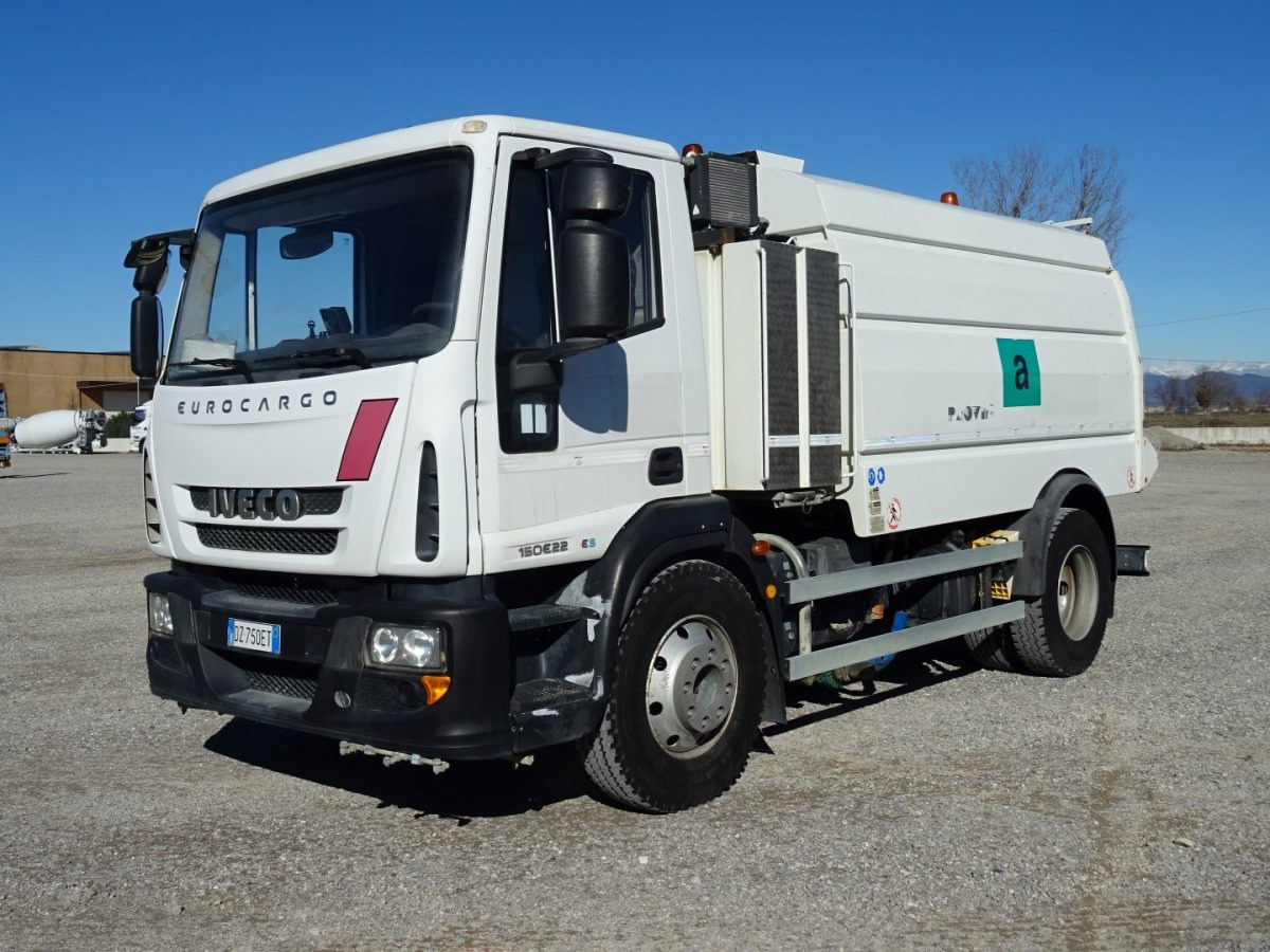 IVECO EUROCARGO 150E22 - Penyapu jalan: gambar 3 IVECO EUROCARGO 150E22 - Penyapu jalan: gambar 3