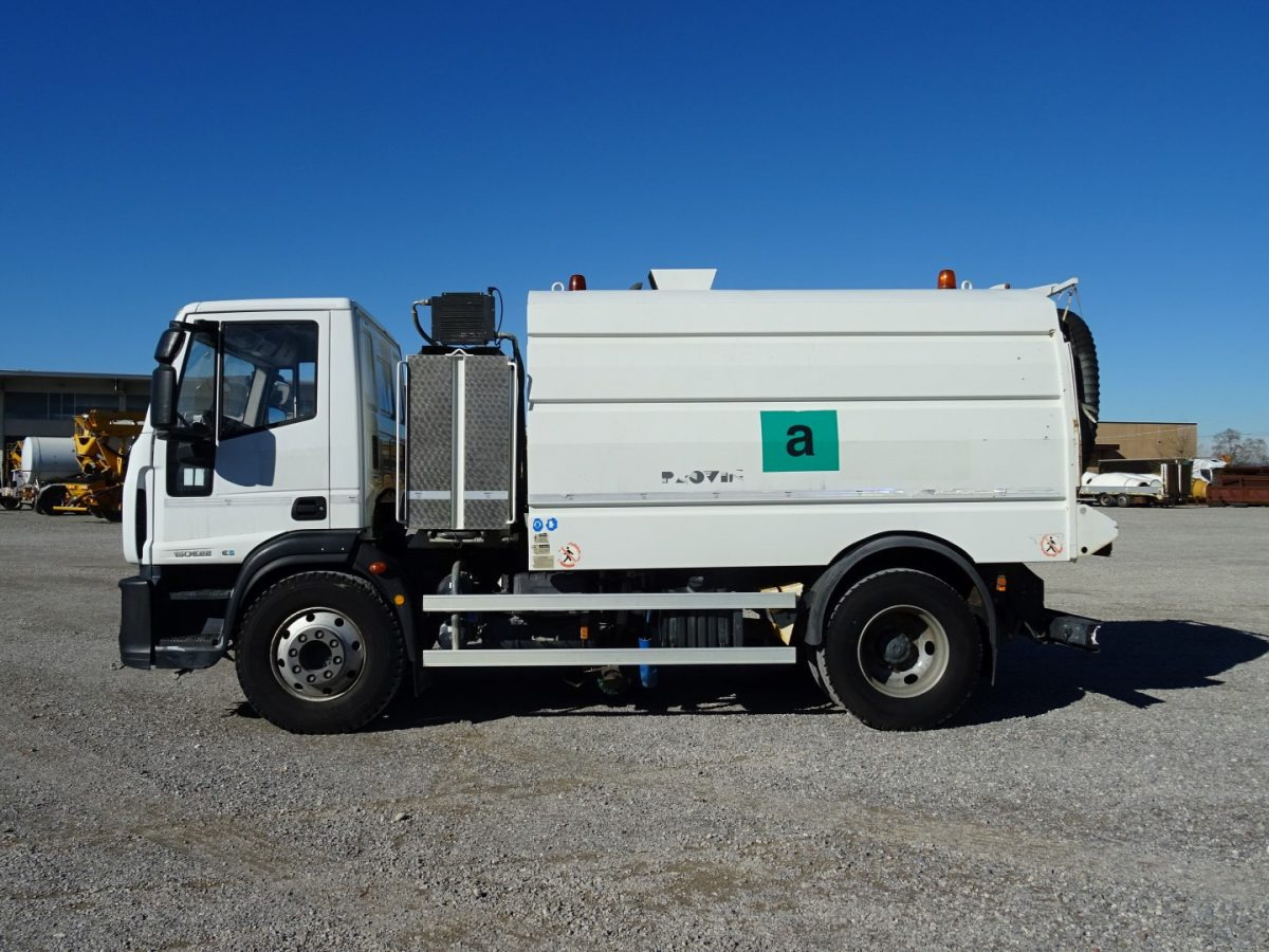 IVECO EUROCARGO 150E22 - Penyapu jalan: gambar 4 IVECO EUROCARGO 150E22 - Penyapu jalan: gambar 4