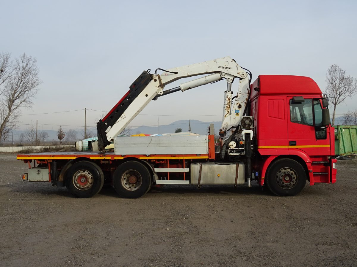 IVECO EUROSTAR 240E42 BONFIGLIOLI P30500XL - Truk flatbed, Truk derek: gambar 4 IVECO EUROSTAR 240E42 BONFIGLIOLI P30500XL - Truk flatbed, Truk derek: gambar 4