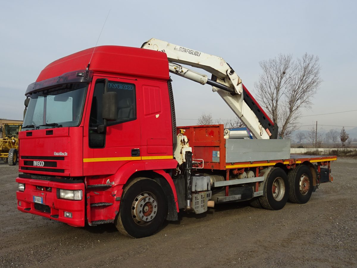 IVECO EUROSTAR 240E42 BONFIGLIOLI P30500XL - Truk flatbed, Truk derek: gambar 1 IVECO EUROSTAR 240E42 BONFIGLIOLI P30500XL - Truk flatbed, Truk derek: gambar 1
