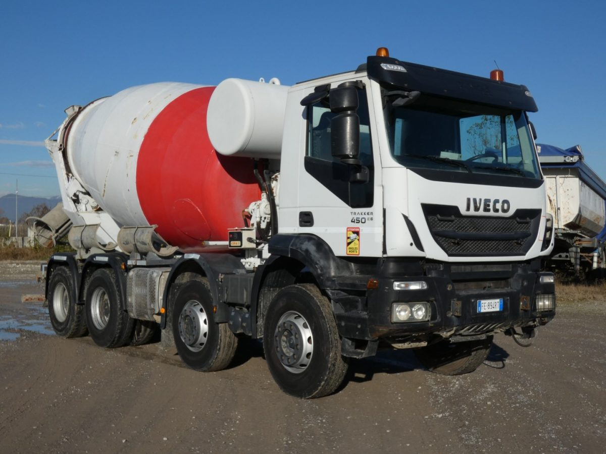IVECO TRAKKER 450 CIFA RY1300 - Truk pengaduk beton: gambar 3 IVECO TRAKKER 450 CIFA RY1300 - Truk pengaduk beton: gambar 3