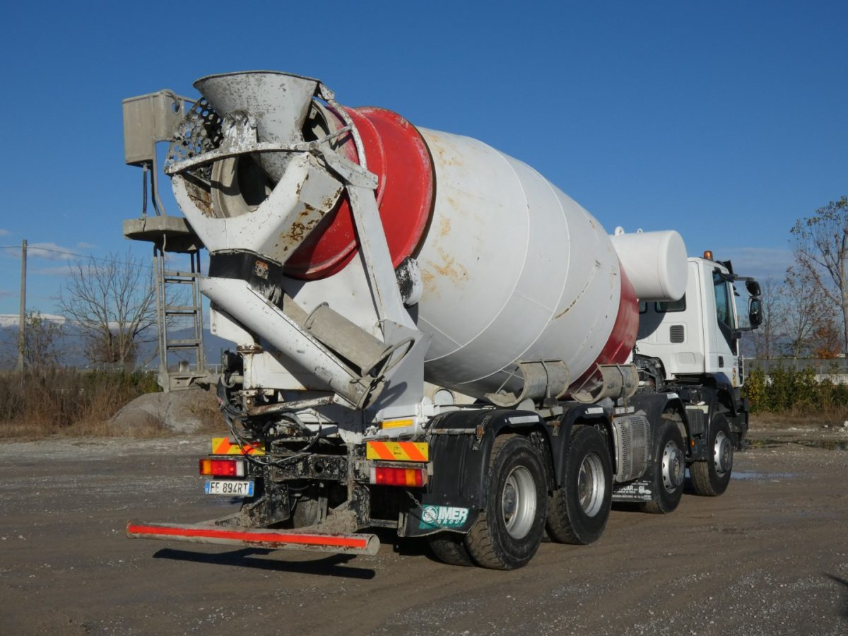 IVECO TRAKKER 450 CIFA RY1300 - Truk pengaduk beton: gambar 5 IVECO TRAKKER 450 CIFA RY1300 - Truk pengaduk beton: gambar 5
