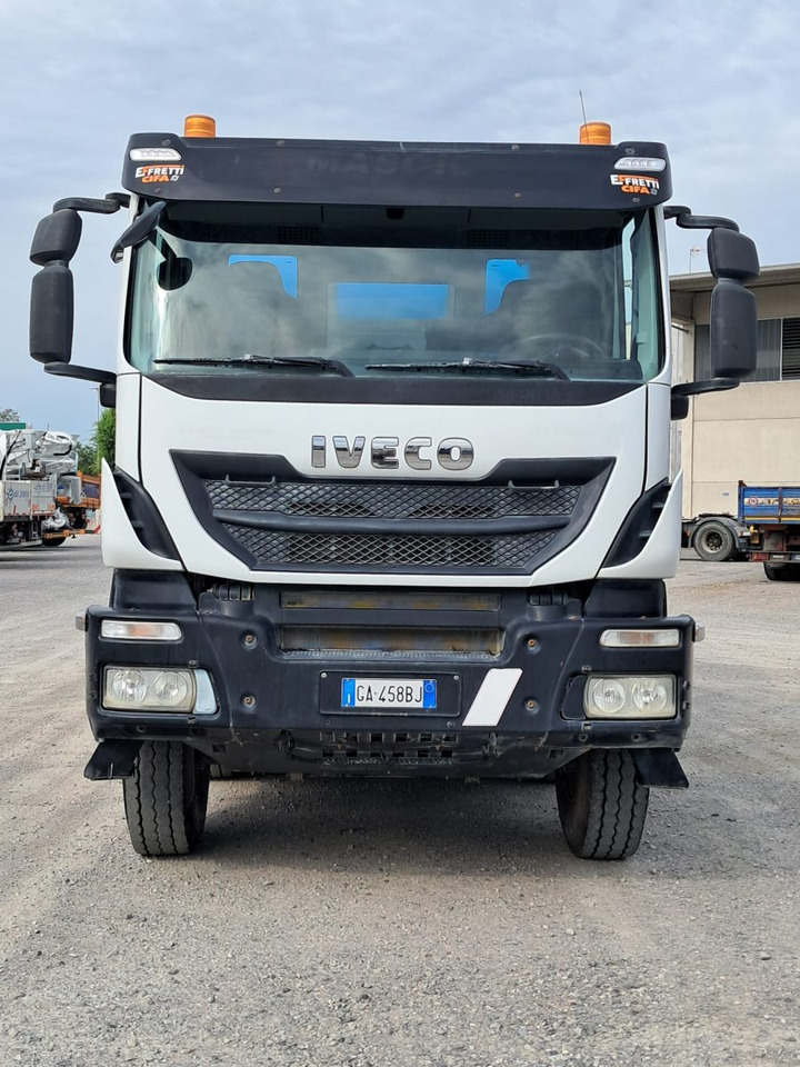 IVECO TRAKKER 500 CIFA RY1300 - Truk pengaduk beton: gambar 4 IVECO TRAKKER 500 CIFA RY1300 - Truk pengaduk beton: gambar 4