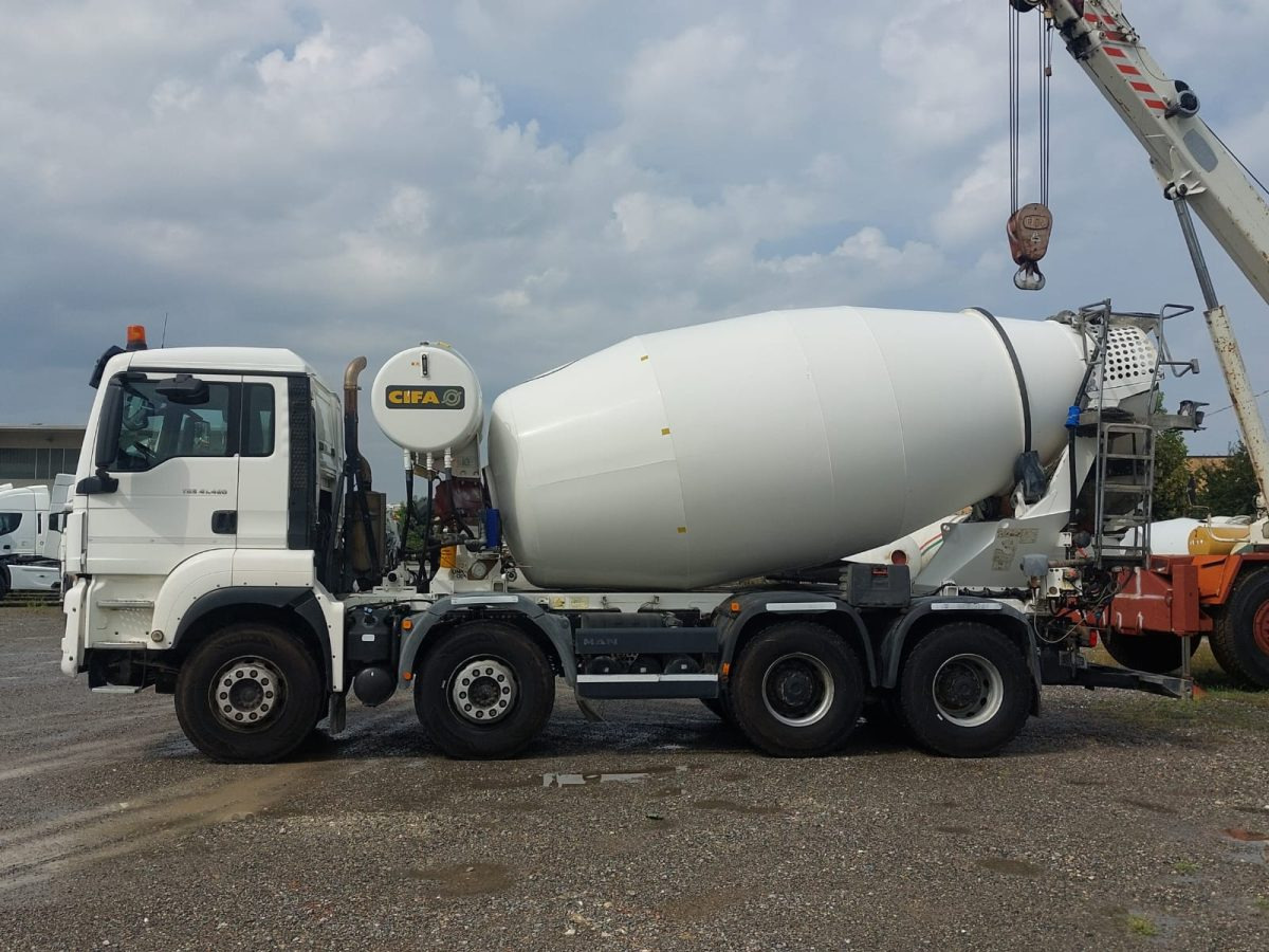 MAN TGS 41.480 CIFA RY1300 - Truk pengaduk beton: gambar 5 MAN TGS 41.480 CIFA RY1300 - Truk pengaduk beton: gambar 5