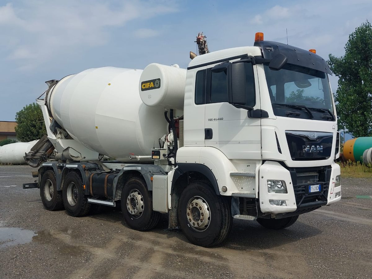 MAN TGS 41.480 CIFA RY1300 - Truk pengaduk beton: gambar 4 MAN TGS 41.480 CIFA RY1300 - Truk pengaduk beton: gambar 4