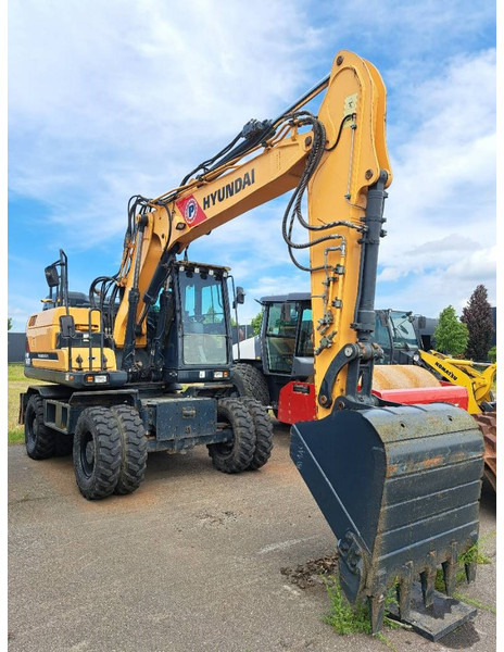 Hyundai HW140 - Ekskavator roda: gambar 5 Hyundai HW140 - Ekskavator roda: gambar 5