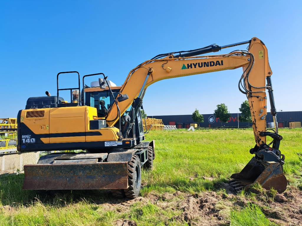 Hyundai HW140 - Ekskavator roda: gambar 4 Hyundai HW140 - Ekskavator roda: gambar 4
