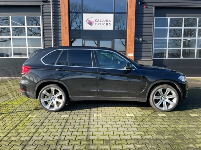 BMW X5 XDRIVE 30d - Mobil SUV: gambar 5 BMW X5 XDRIVE 30d - Mobil SUV: gambar 5