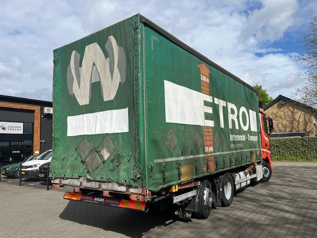 Mercedes Benz Actros 2642 6x2 Mega BDF met zeilbak - Truk dengan terpal samping: gambar 3 Mercedes Benz Actros 2642 6x2 Mega BDF met zeilbak - Truk dengan terpal samping: gambar 3