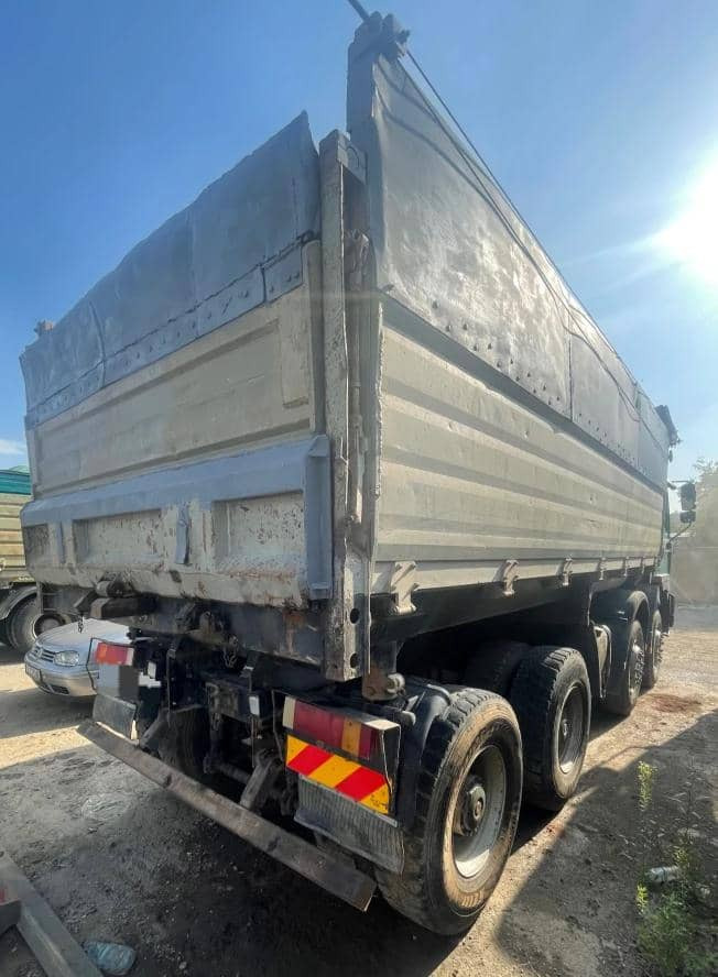 MAN 40.414 - Truk jungkit: gambar 5 MAN 40.414 - Truk jungkit: gambar 5