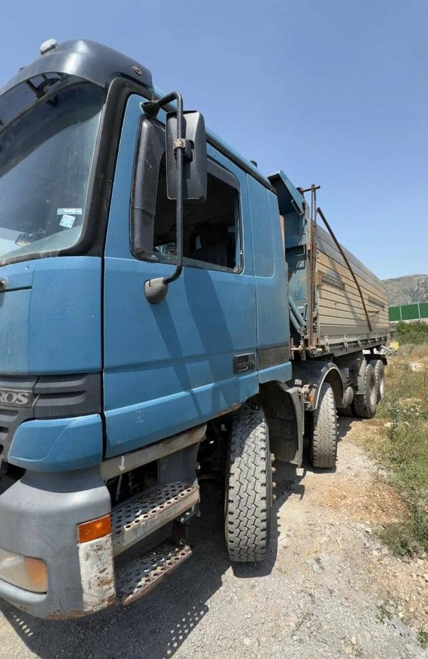 MERCEDES-BENZ Actros 4140 - Truk jungkit: gambar 4 MERCEDES-BENZ Actros 4140 - Truk jungkit: gambar 4