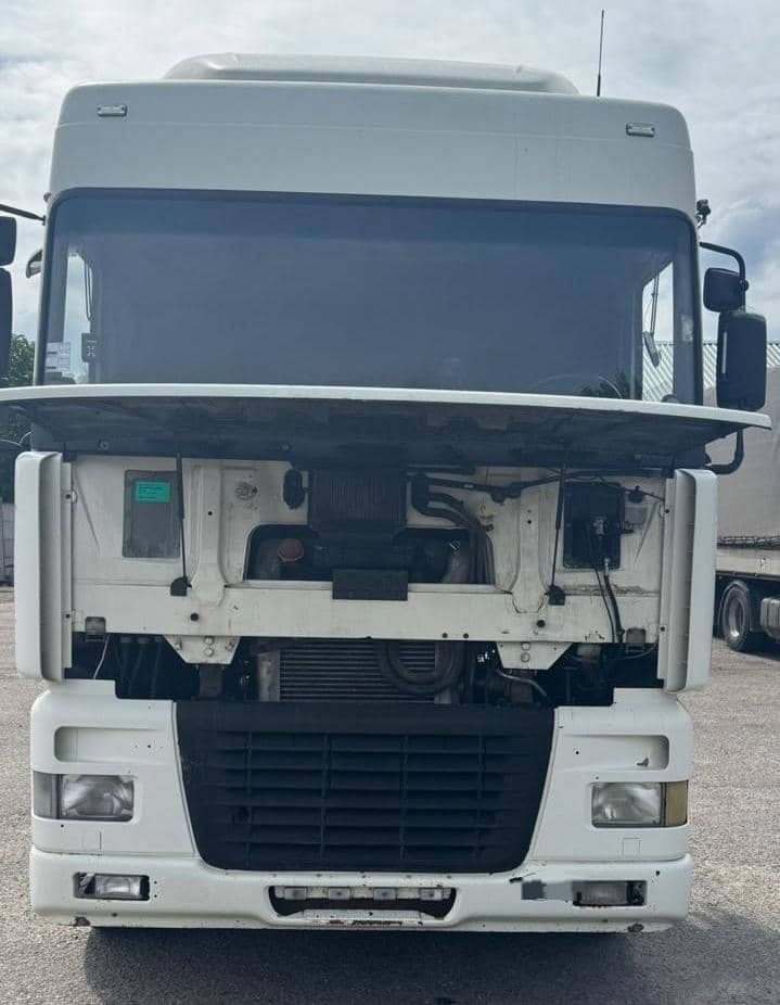 DAF XF 95 Tractor unit - Tractor head: gambar 5 DAF XF 95 Tractor unit - Tractor head: gambar 5