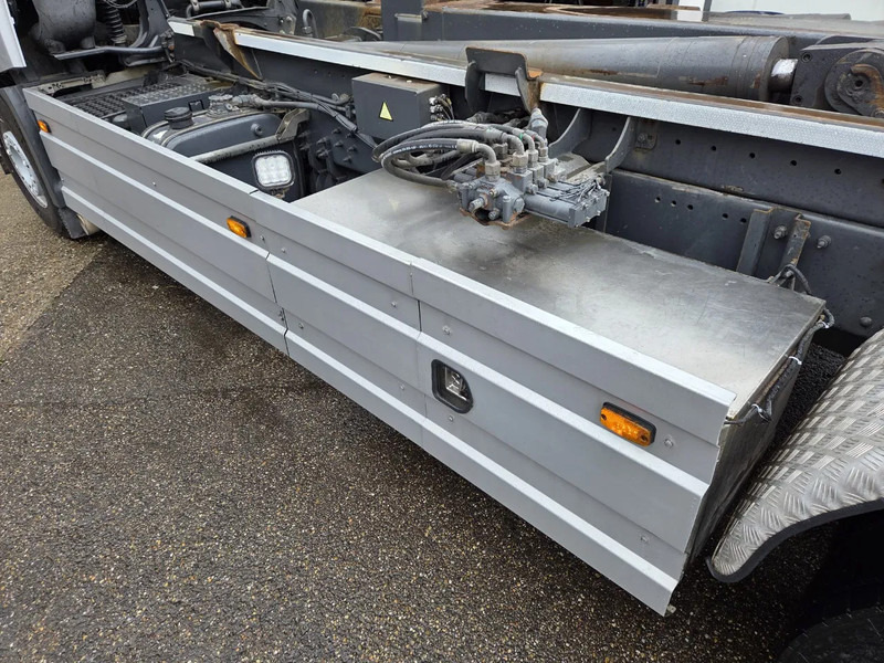 Volvo FH 460 VDL hooklift - Hook lift: gambar 5 Volvo FH 460 VDL hooklift - Hook lift: gambar 5