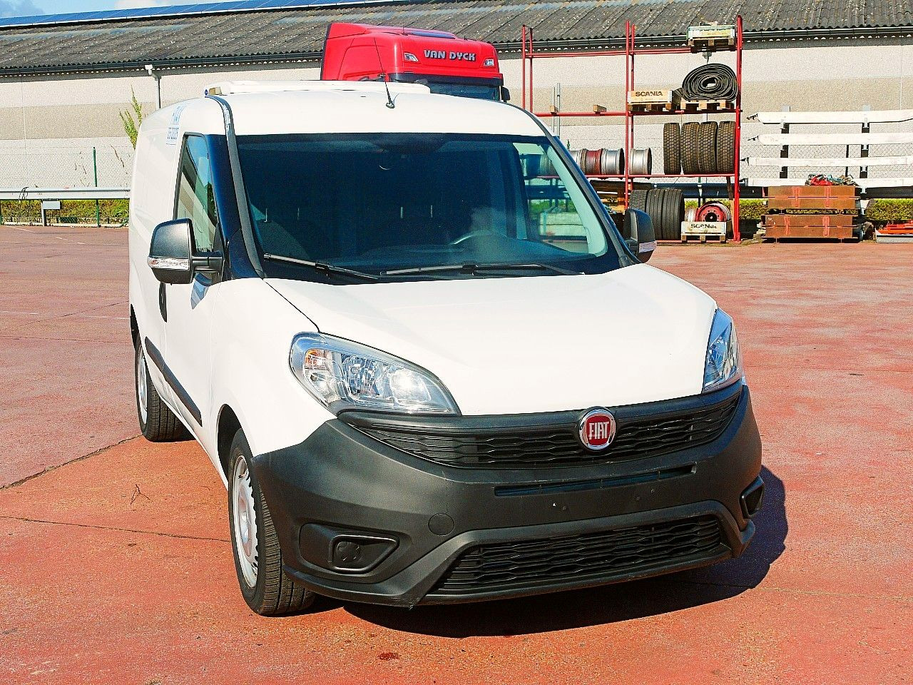 Fiat DOBLO 1.4 KUHLKASTENWAGEN CARRIER NEOS -20c E6 - Van berpendingin: gambar 1 Fiat DOBLO 1.4 KUHLKASTENWAGEN CARRIER NEOS -20c E6 - Van berpendingin: gambar 1