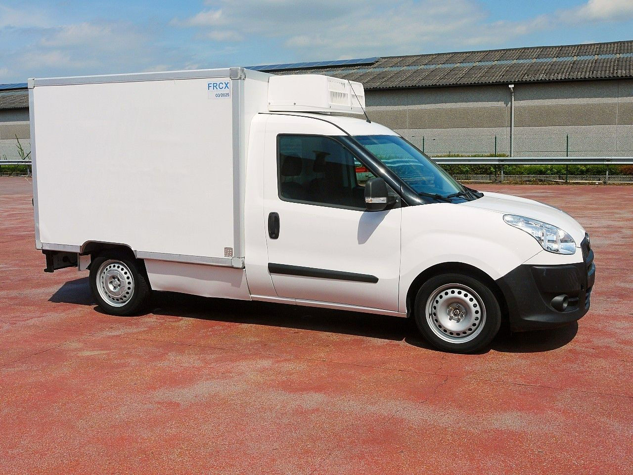 Fiat DOBLO 1.6 KUHKOFFER RELEC FROID TR22 -20C - Van berpendingin: gambar 3 Fiat DOBLO 1.6 KUHKOFFER RELEC FROID TR22 -20C - Van berpendingin: gambar 3