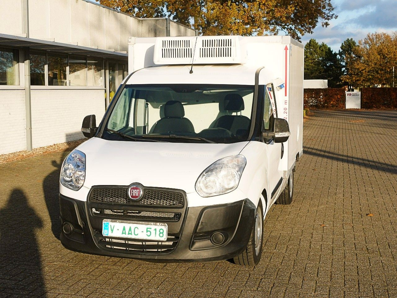 Fiat DOBLO 1.6 KUHLKOFFER CARRIER XARIOS -20 / AIRCO - Van berpendingin: gambar 4 Fiat DOBLO 1.6 KUHLKOFFER CARRIER XARIOS -20 / AIRCO - Van berpendingin: gambar 4
