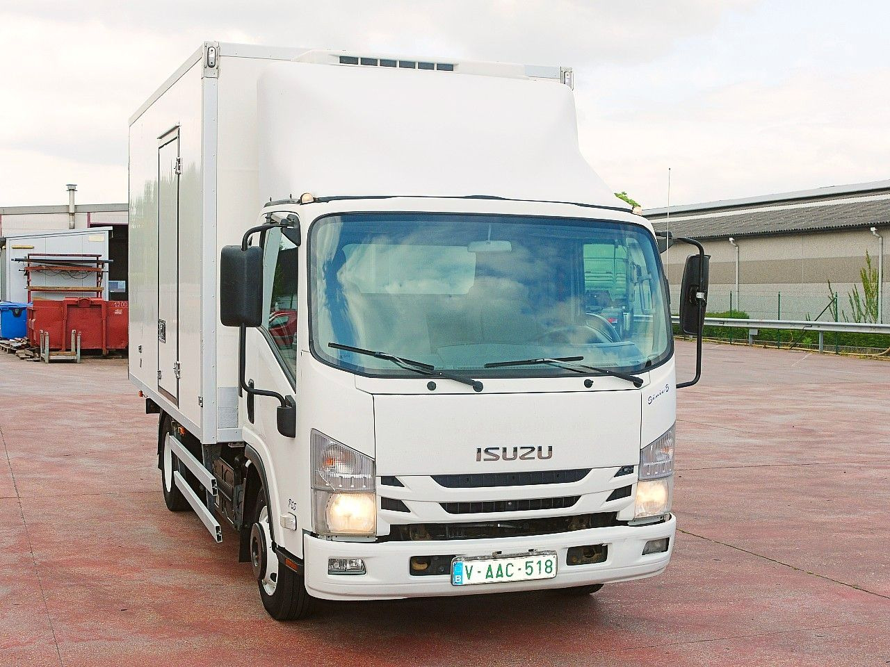 Isuzu N2R 75 KUHLKOFFER THERMOKING V500 MAX €6 - Van berpendingin: gambar 1 Isuzu N2R 75 KUHLKOFFER THERMOKING V500 MAX €6 - Van berpendingin: gambar 1