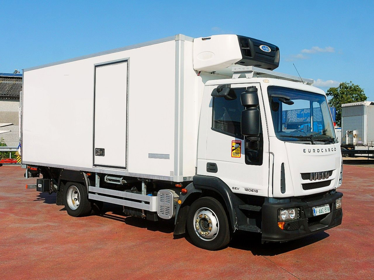 Iveco 120E18 EUROCARGO KUHLKOFFER CARRIER SUPRA 550 - Truk berpendingin: gambar 2 Iveco 120E18 EUROCARGO KUHLKOFFER CARRIER SUPRA 550 - Truk berpendingin: gambar 2